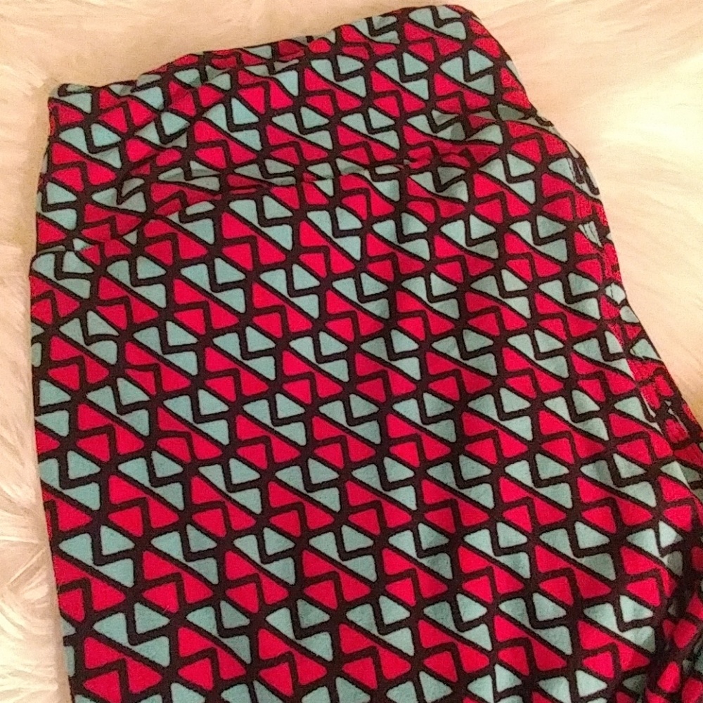 LuLaRoe TC Leggings - Picture 2 of 3